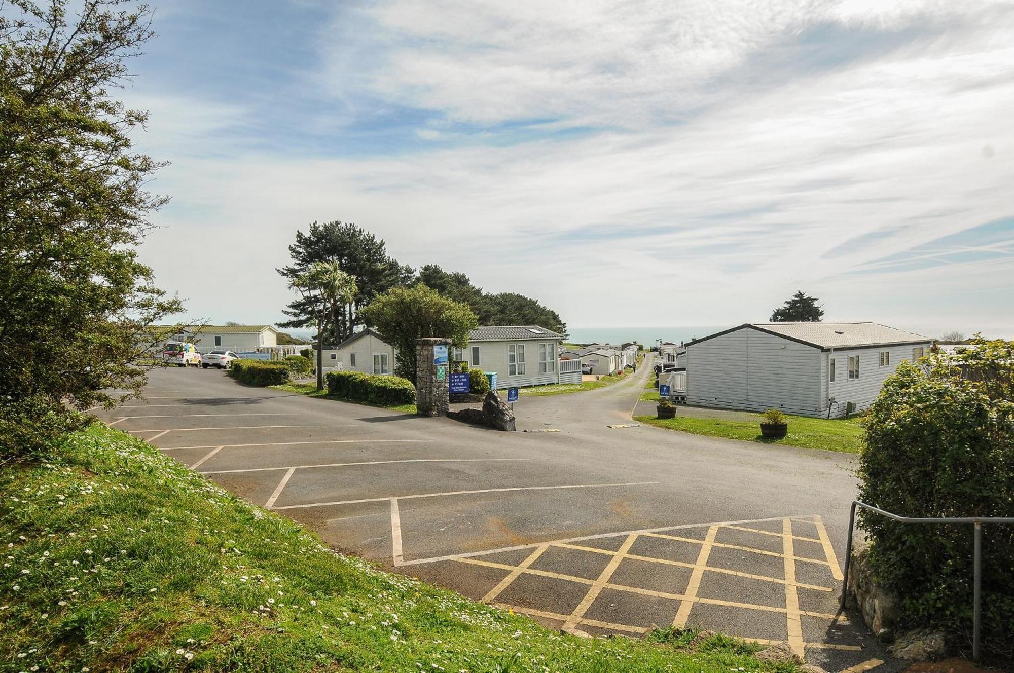 Tb Chalet T2 At Landscove Holiday Park Brixham Bagian luar foto